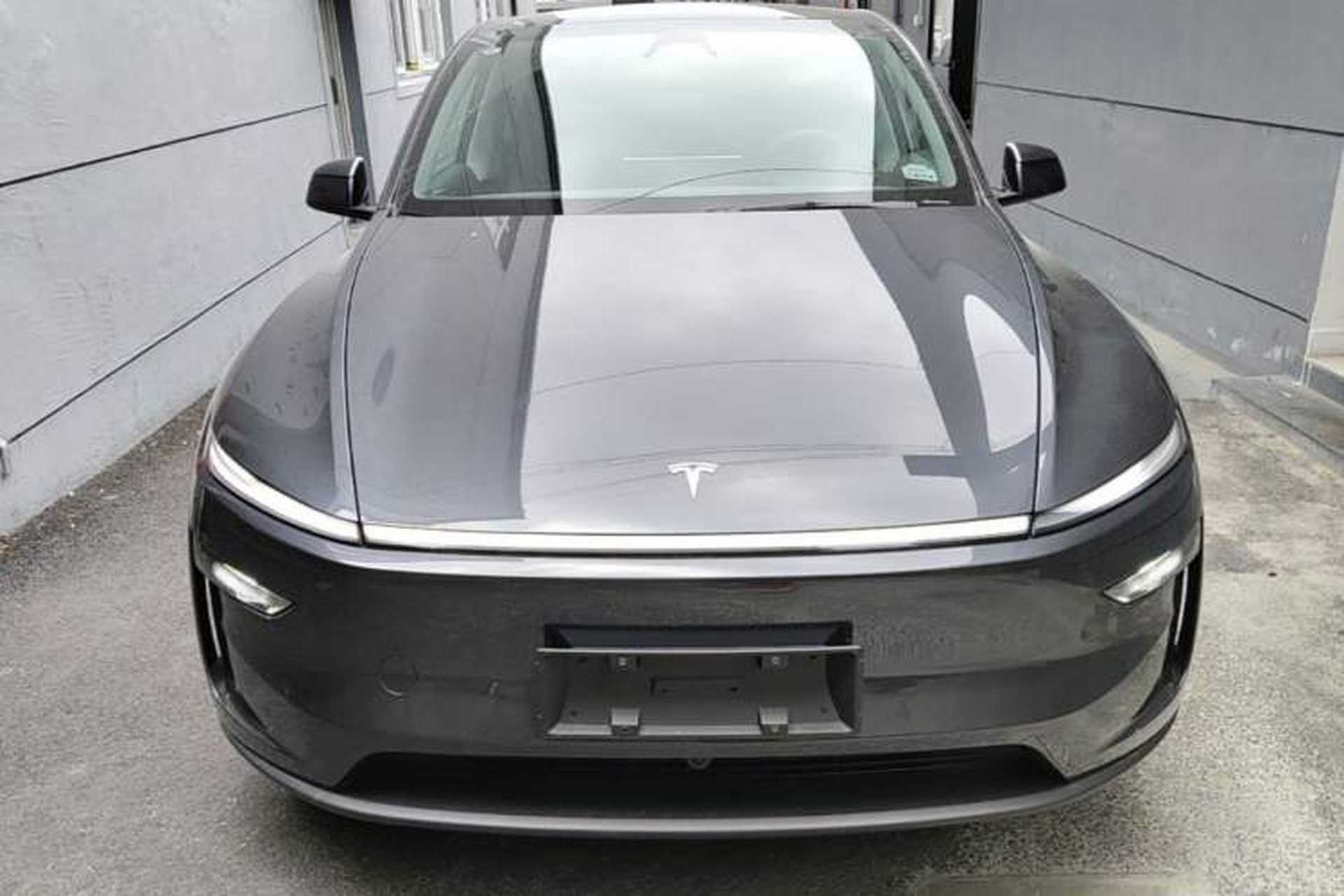 Used Tesla Model Y 2025 Rear-Wheel Drive First Edition Front