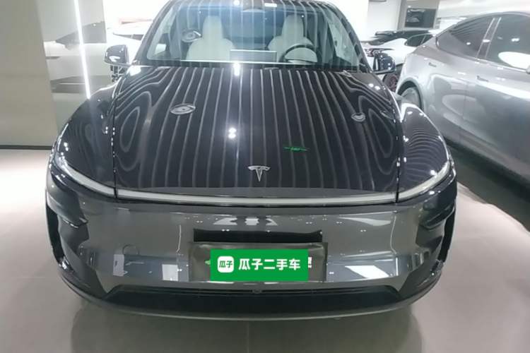 Used Tesla Model Y 2025 Long-Range All-Wheel-Drive Version Front