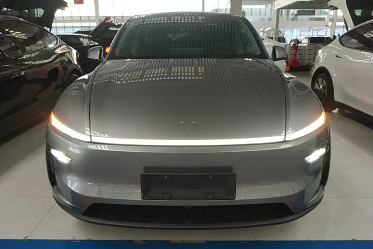 Used Tesla Model Y 2025 Rear-Wheel-Drive Version Front