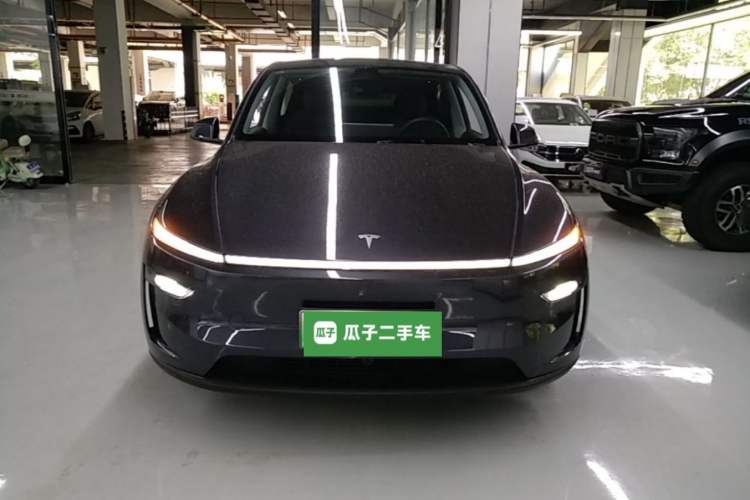 Used Tesla Model Y 2025 Rear-Wheel Drive First Edition Front