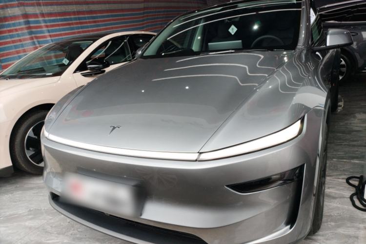 Used Tesla Model Y 2025 Long-Range All-Wheel-Drive Version Front