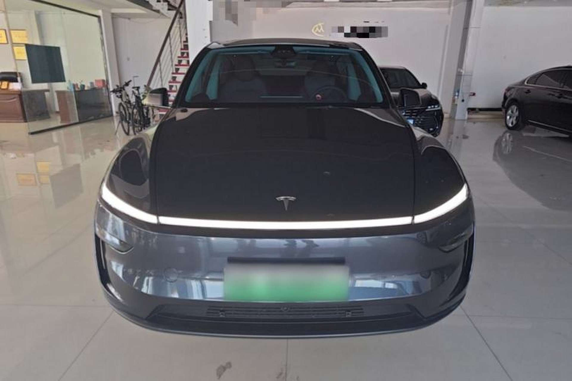 Used Tesla Model Y 2025 Long-Range All-Wheel Drive First Edition Front