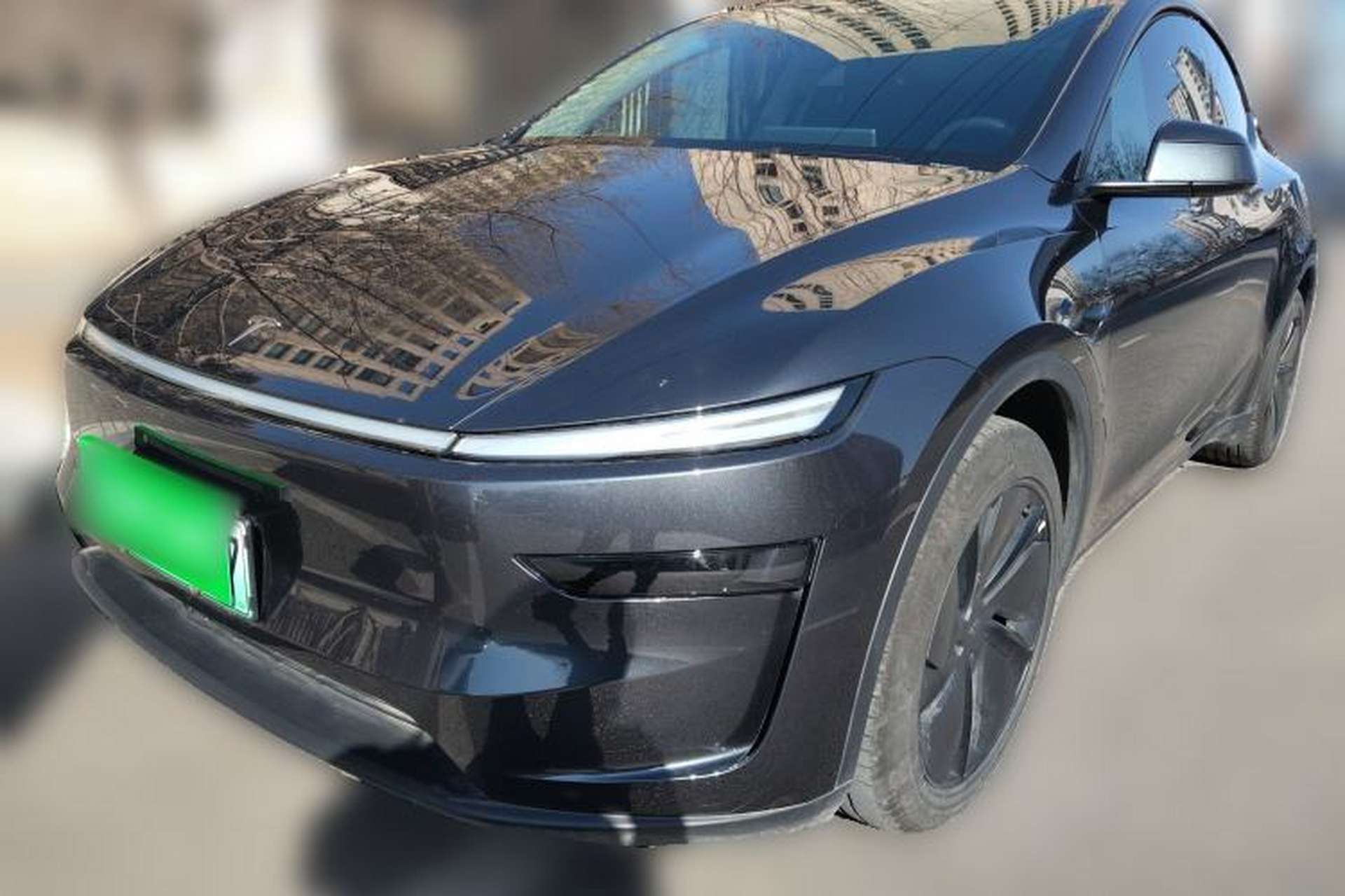 Used Tesla Model Y 2025 Long-Range All-Wheel Drive First Edition Front Left 45 Deg