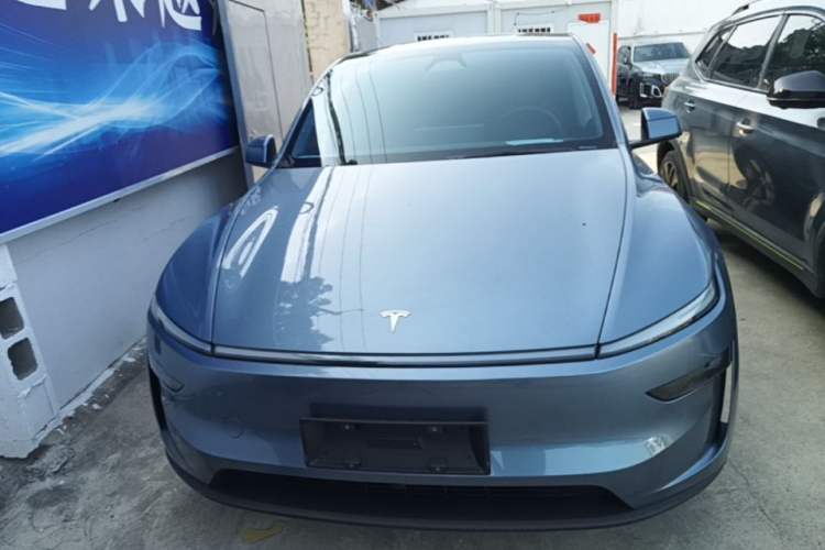Used Tesla Model Y 2025 Rear-Wheel-Drive Version Front