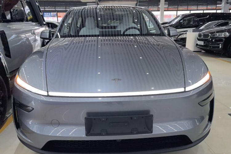 Used Tesla Model Y 2025 Rear-Wheel-Drive Version Front