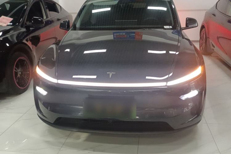 Used Tesla Model Y 2025 Rear-Wheel Drive First Edition Front