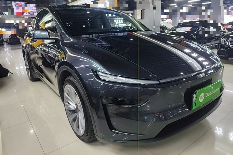 Used Tesla Model Y 2025 Rear-Wheel-Drive Version Front Right 45 Deg