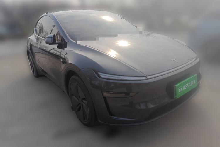 Used Tesla Model Y 2025 Rear-Wheel-Drive Version Front Right 45 Deg