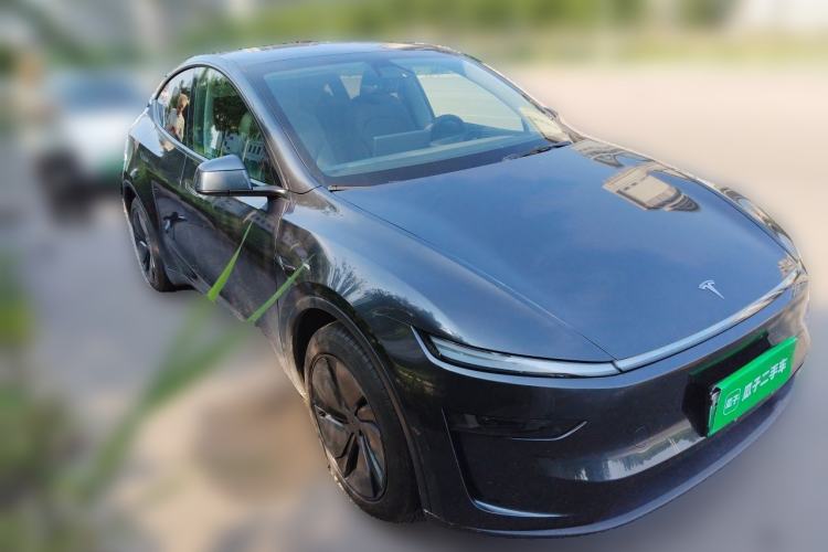 Used Tesla Model Y 2025 Rear-Wheel-Drive Version Front Right 45 Deg