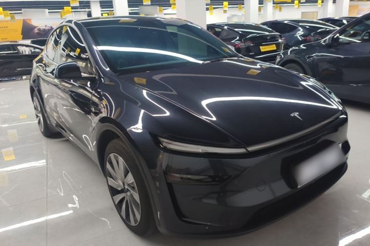 Used Tesla Model Y 2025 Rear-Wheel-Drive Version Front Right 45 Deg
