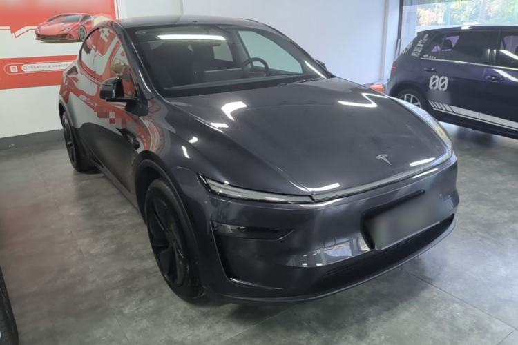 Used Tesla Model Y 2025 Rear-Wheel Drive First Edition Front Right 45 Deg