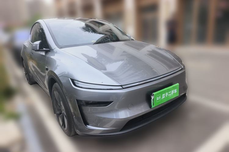Used Tesla Model Y 2025 Rear-Wheel-Drive Version Front Right 45 Deg