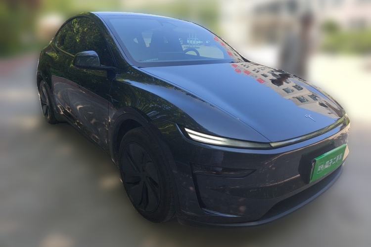 Used Tesla Model Y 2025 Rear-Wheel-Drive Version Front Right 45 Deg