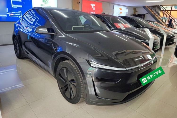Used Tesla Model Y 2025 Long-Range All-Wheel Drive First Edition Front Right 45 Deg