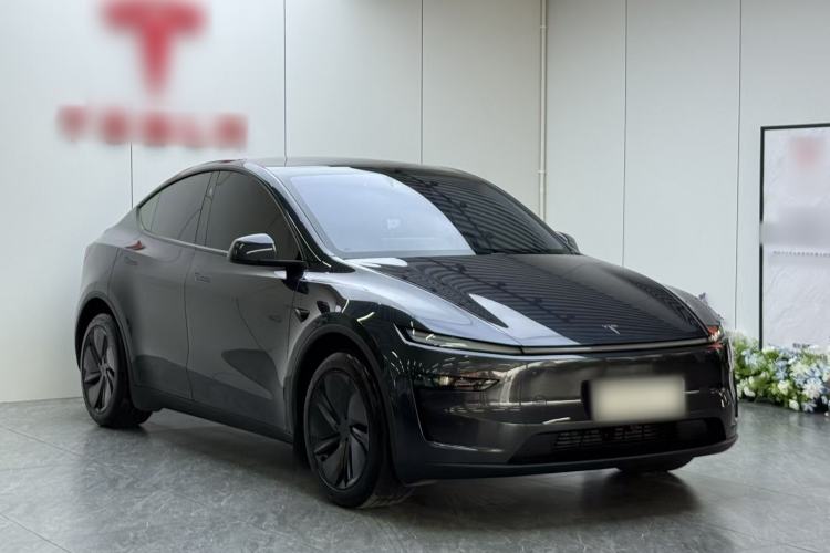 Used Tesla Model Y 2025 Rear-Wheel-Drive Version Front Right 45 Deg