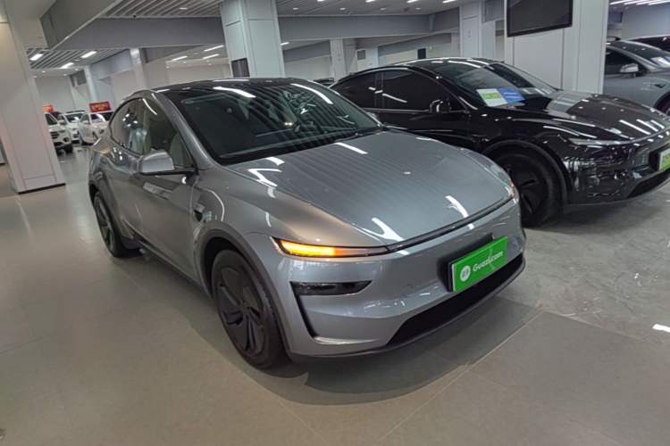 Used Tesla Model Y 2025 Updated Version Long-Range All-Wheel Drive Front Right 45 Deg