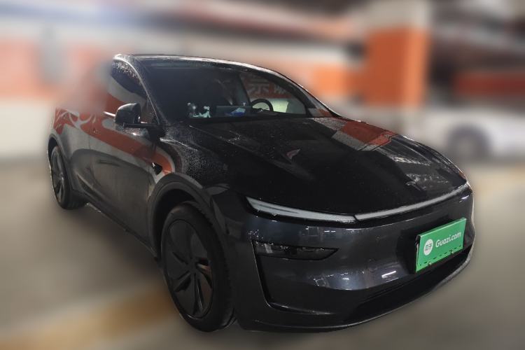 Used Tesla Model Y 2025 Rear-Wheel-Drive Version Front Right 45 Deg