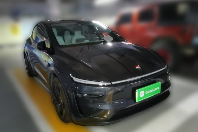 Used Tesla Model Y 2025 Updated Version Long-Range All-Wheel Drive Front Right 45 Deg