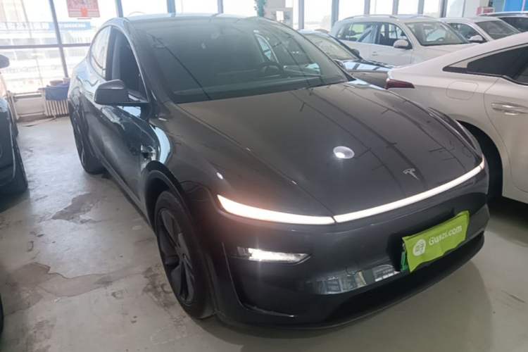Used Tesla Model Y 2025 Rear-Wheel-Drive Version Front Right 45 Deg
