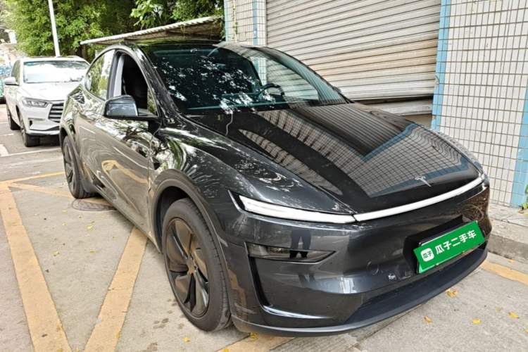 Used Tesla Model Y 2025 Rear-Wheel-Drive Version Front Right 45 Deg