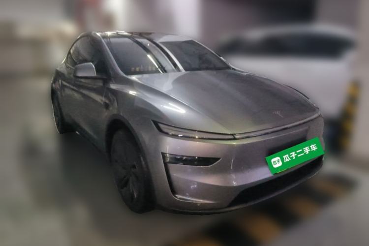 Used Tesla Model Y 2025 Rear-Wheel-Drive Version Front Right 45 Deg