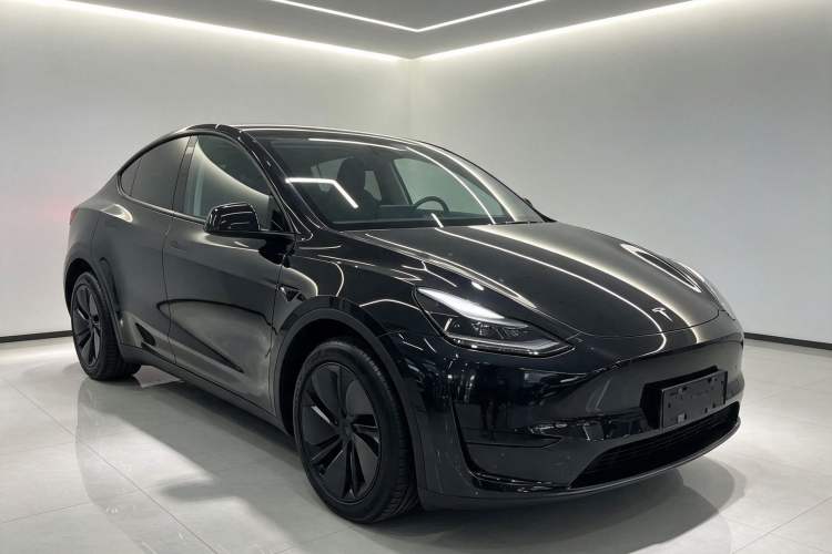 Used Tesla Model Y 2025 Rear-Wheel-Drive Version Front Right 45 Deg