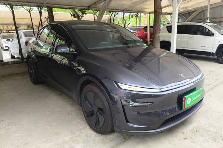 Used Tesla Model Y 2025 Rear-Wheel Drive First Edition Front Right 45 Deg