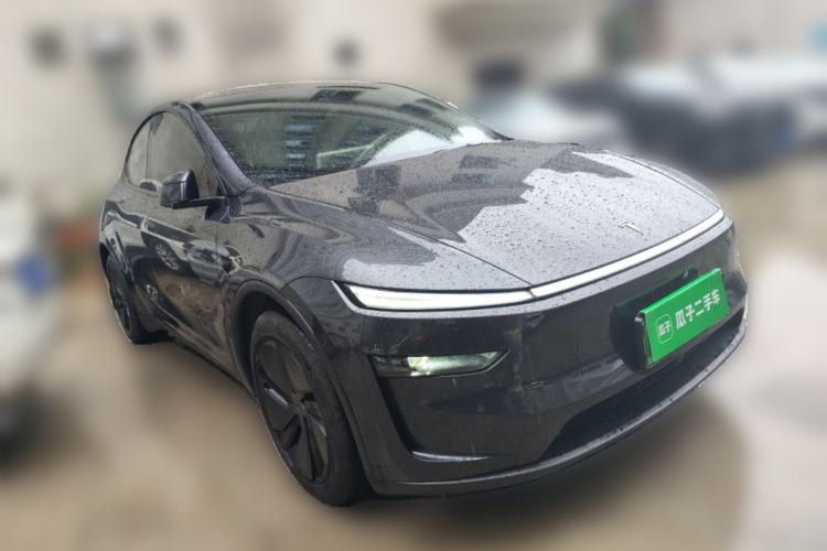 Used Tesla Model Y 2025 Rear-Wheel-Drive Version Front Right 45 Deg