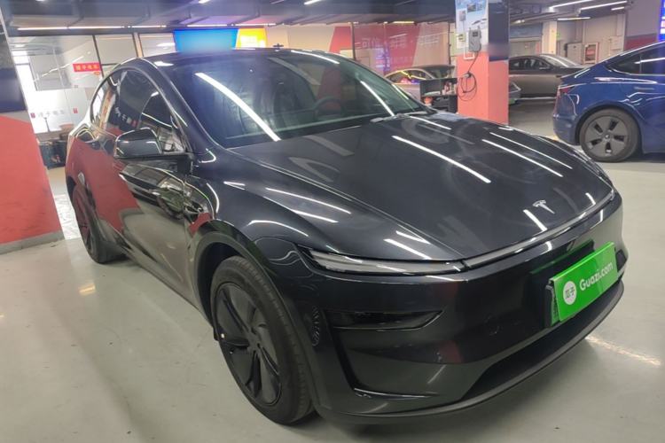 Used Tesla Model Y 2025 Rear-Wheel-Drive Version Front Right 45 Deg