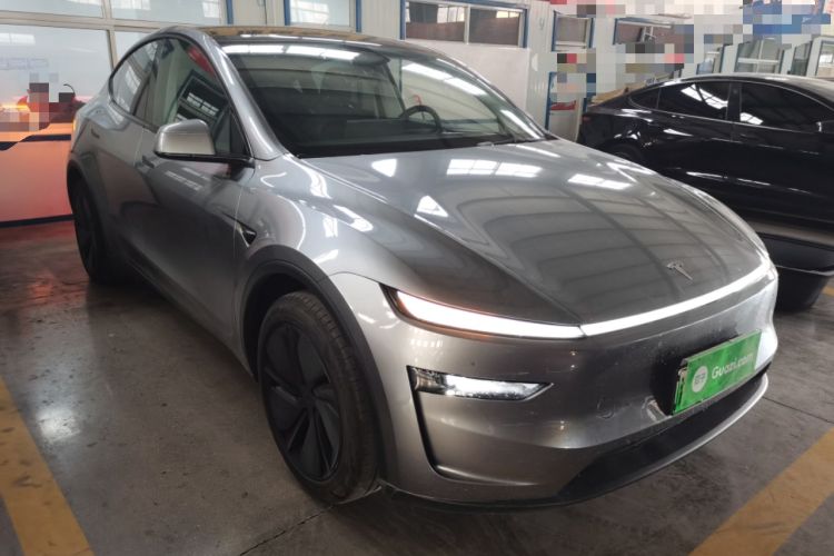 Used Tesla Model Y 2025 Rear-Wheel Drive First Edition Front Right 45 Deg
