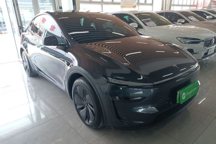 Used Tesla Model Y 2025 Rear-Wheel-Drive Version Front Right 45 Deg