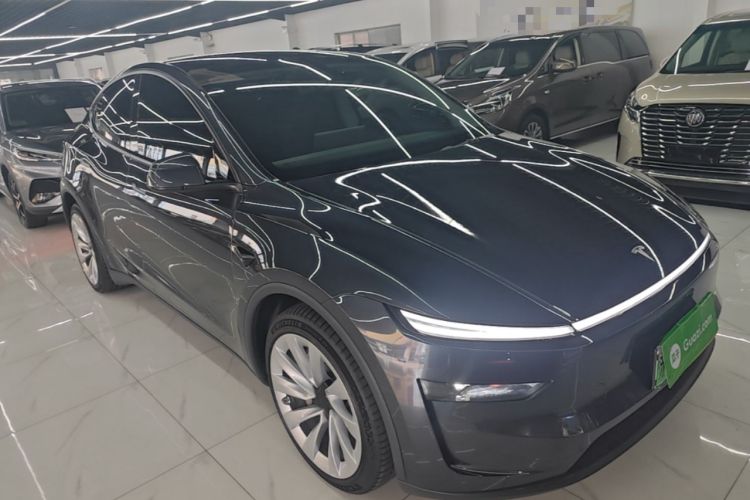 Used Tesla Model Y 2025 Rear-Wheel-Drive Version Front Right 45 Deg