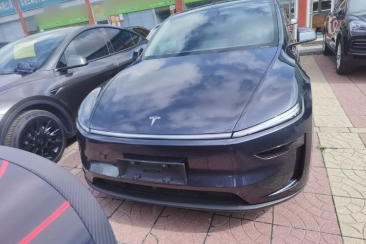 Used Tesla Model Y 2025 Rear-Wheel Drive First Edition Front