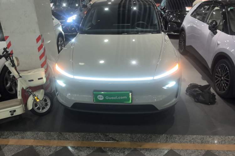 Used Tesla Model Y 2025 Rear-Wheel-Drive Version Front