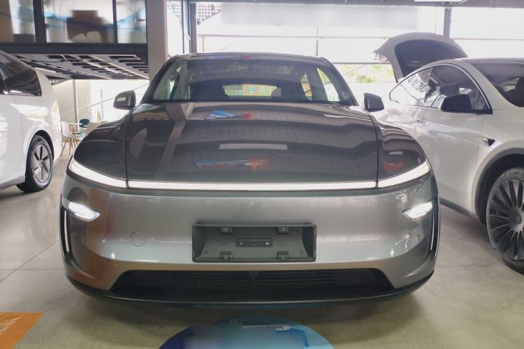 Used Tesla Model Y 2025 Rear-Wheel-Drive Version
