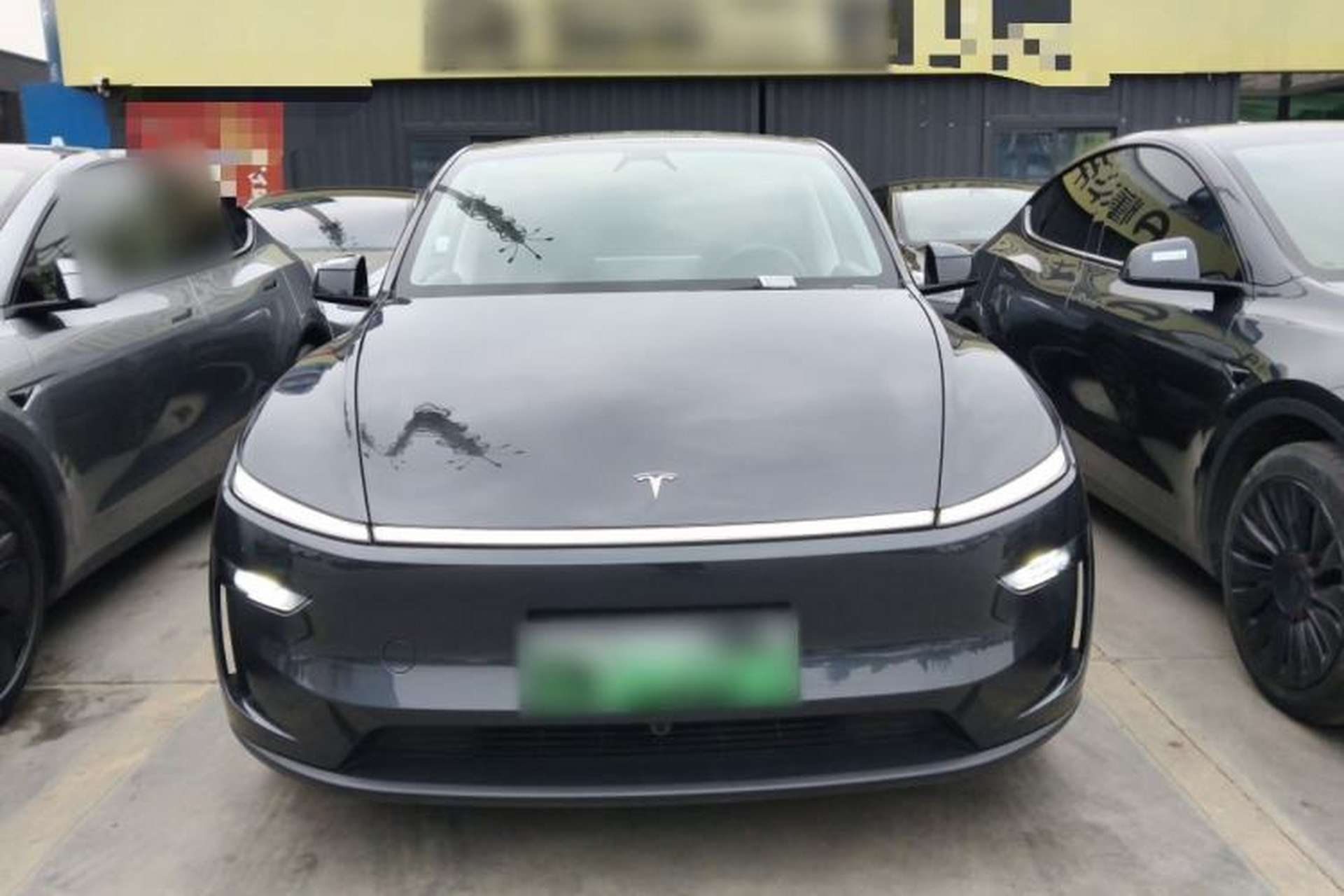 Used Tesla Model Y 2025 Long-Range All-Wheel-Drive Version Front