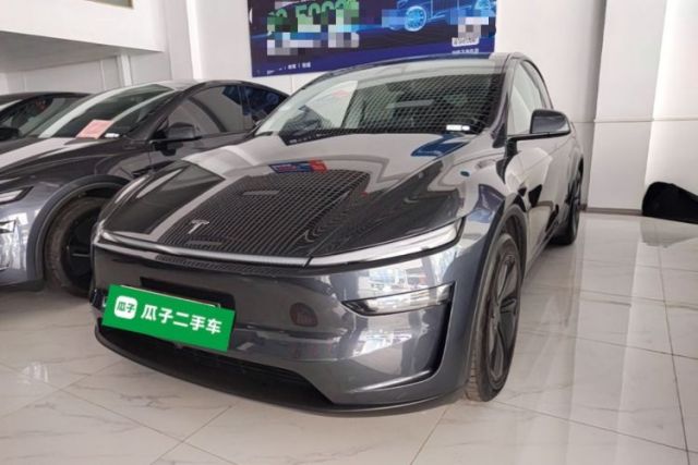 Used Tesla Model Y 2025 Long-Range All-Wheel-Drive Version