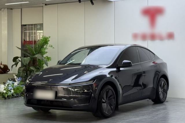 Used Tesla Model Y 2025 Rear-Wheel-Drive Version
