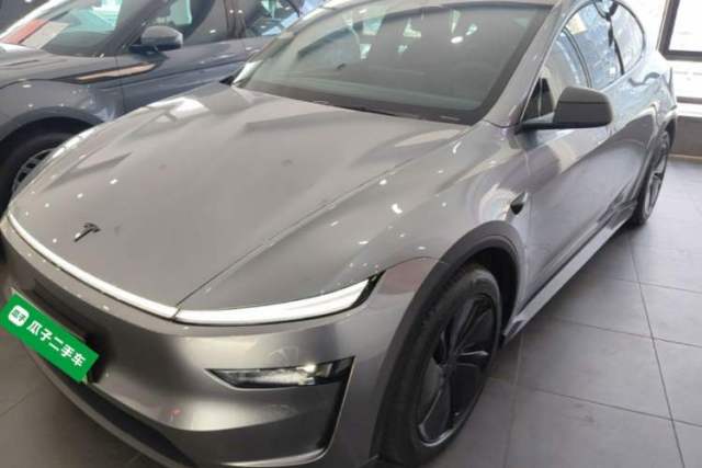 Used Tesla Model Y 2025 Long-Range All-Wheel Drive First Edition