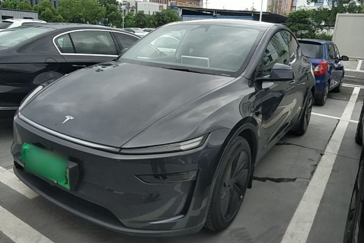 Tesla Model Y 2025 Long-Range All-Wheel-Drive Version