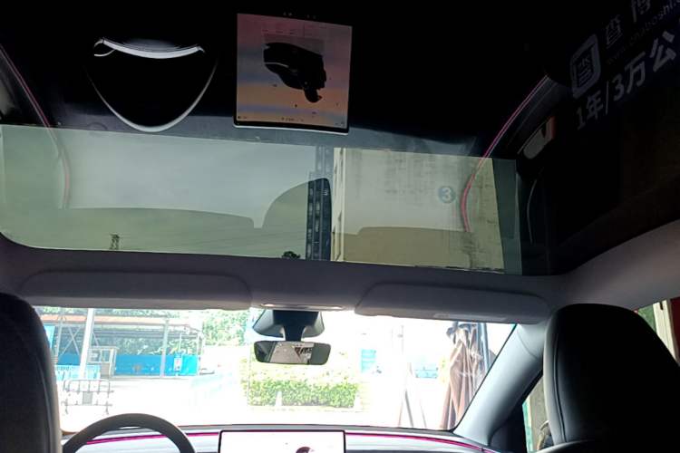 Used Tesla Model Y 2025 Rear-Wheel-Drive Version Headliner