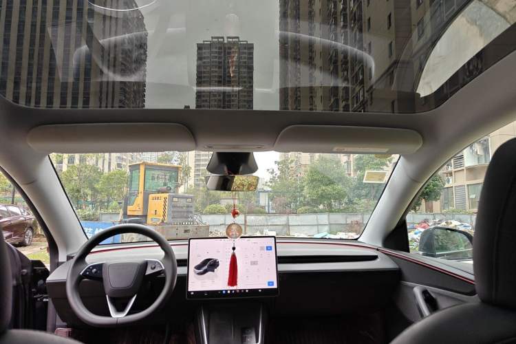 Used Tesla Model Y 2025 Rear-Wheel-Drive Version Headliner