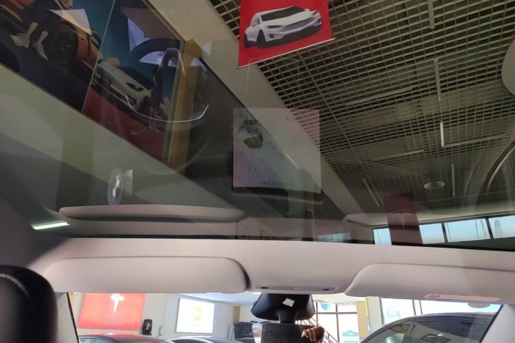 Used Tesla Model Y 2025 Rear-Wheel-Drive Version Headliner