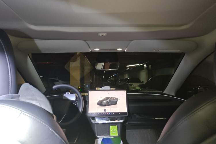 Used Tesla Model Y 2025 Long-Range All-Wheel Drive First Edition Headliner