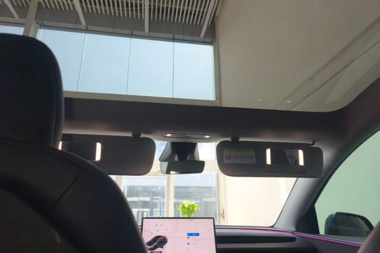 Used Tesla Model Y 2025 Rear-Wheel Drive First Edition Headliner