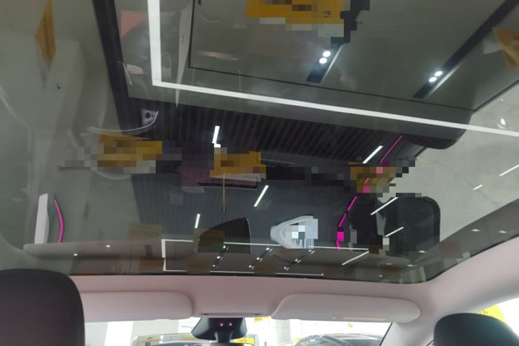 Used Tesla Model Y 2025 Long-Range All-Wheel-Drive Version Headliner