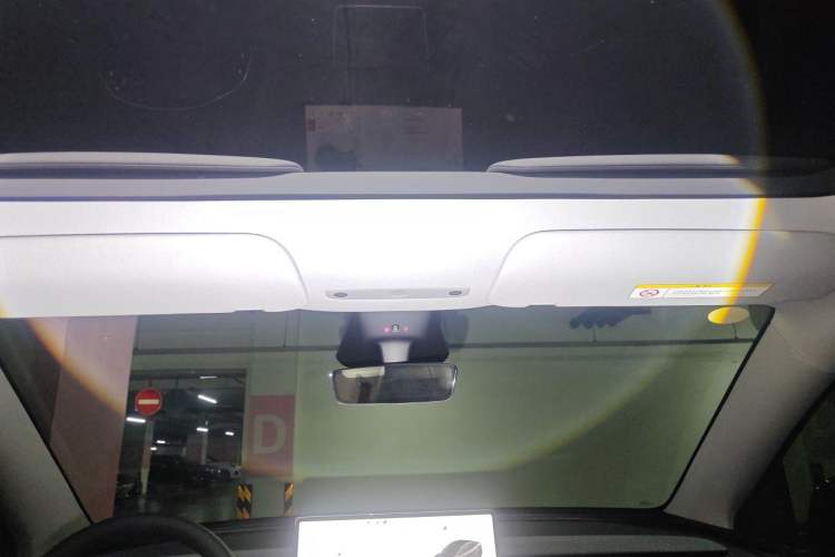 Used Tesla Model Y 2025 Rear-Wheel-Drive Version Headliner