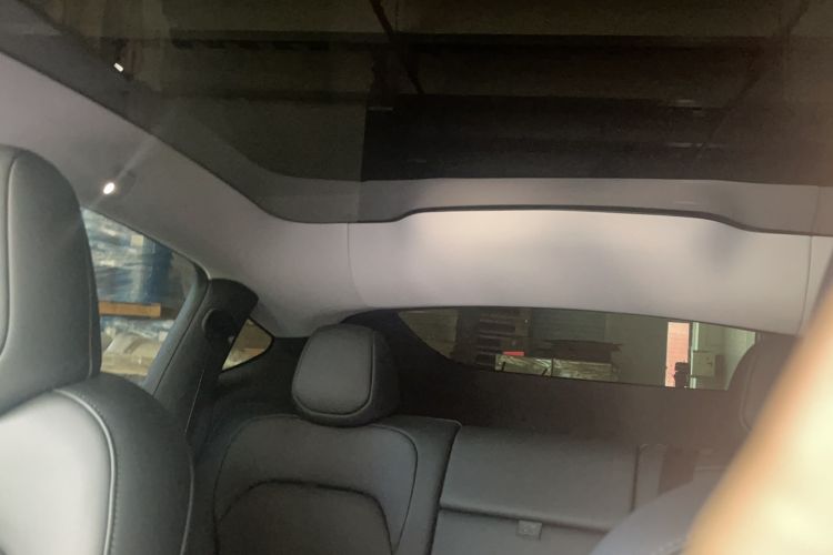Used Tesla Model Y 2025 Rear-Wheel Drive First Edition Headliner