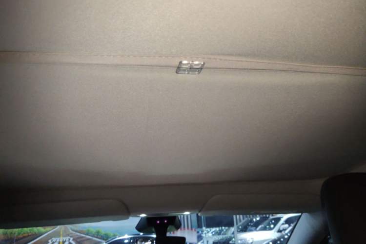Used Tesla Model Y 2025 Rear-Wheel-Drive Version Headliner
