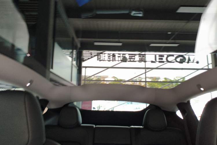 Used Tesla Model Y 2025 Rear-Wheel-Drive Version
